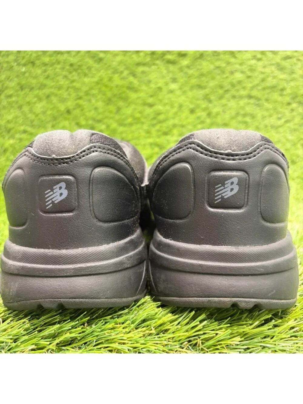 New Balance 813 Mens Size 9.5EE Black Athletic Leather Walking Shoes Sneakers